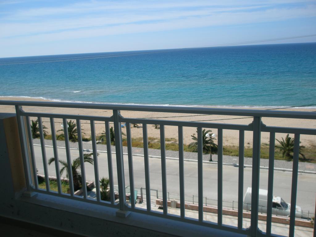 Whitesands Beach Resort Paralia Vrachou Quarto foto