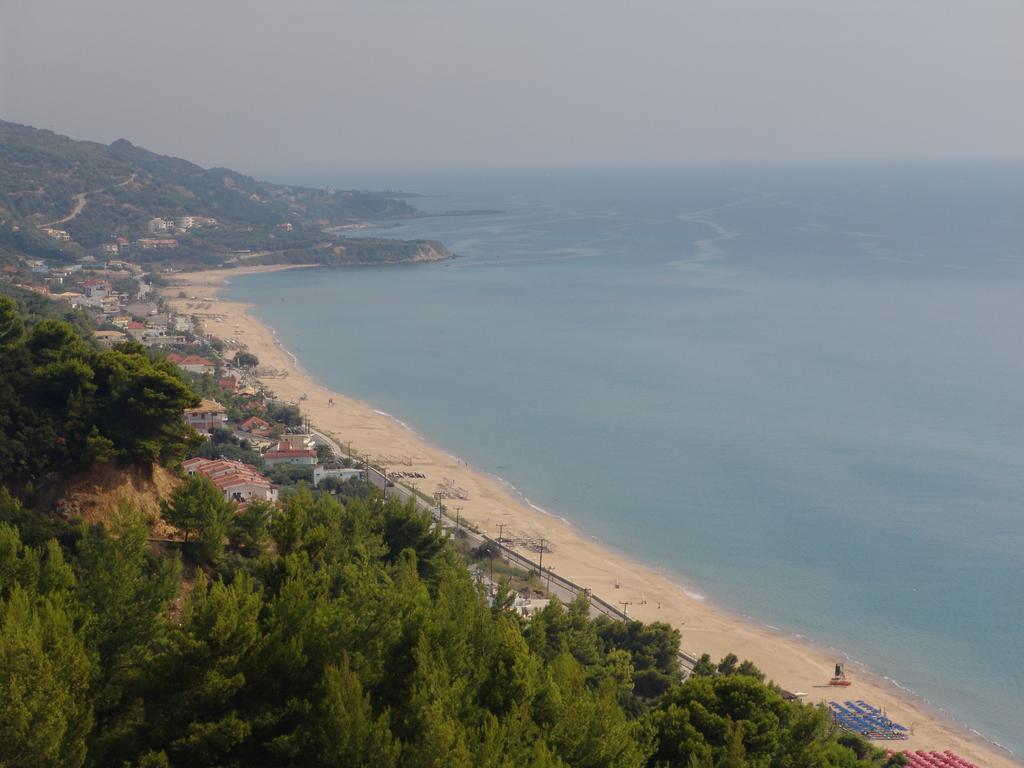 Whitesands Beach Resort Paralia Vrachou Exterior foto