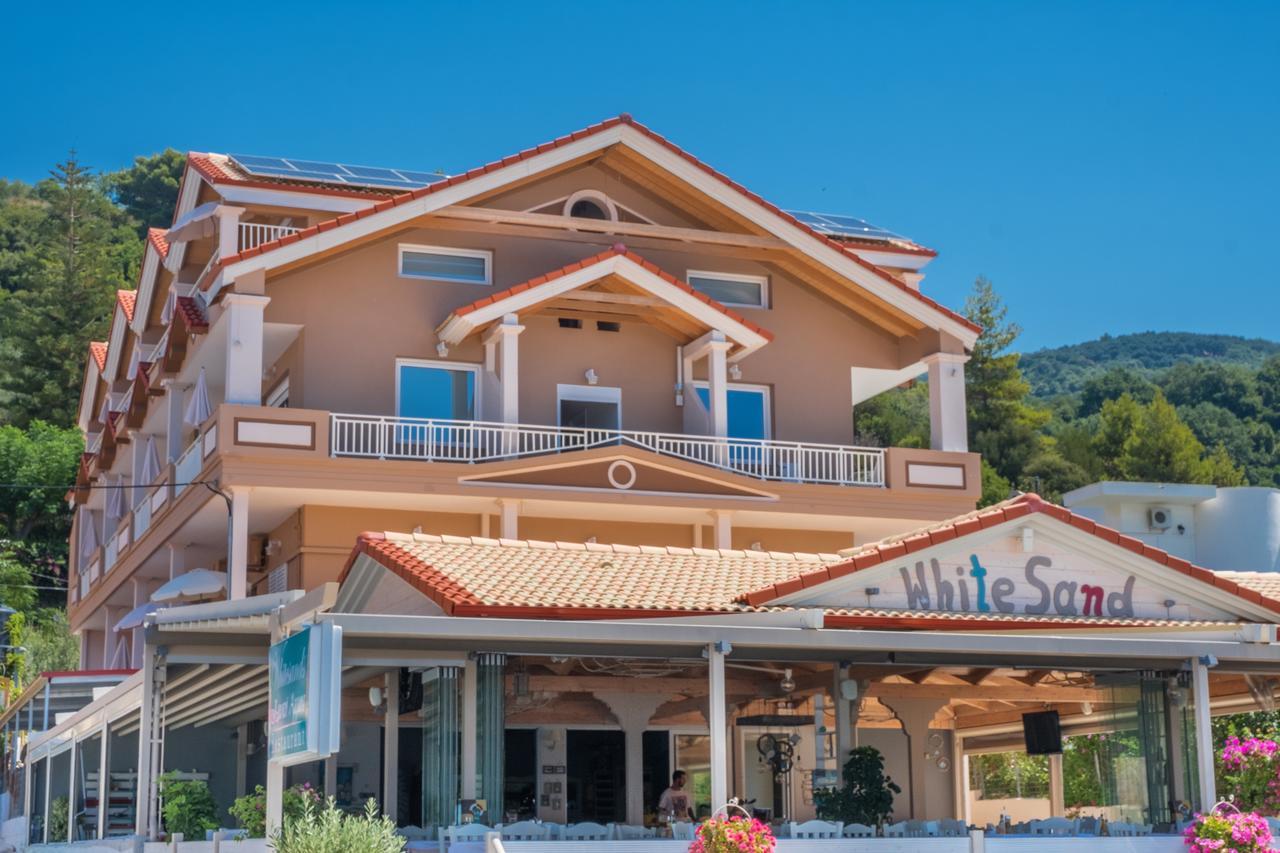 Whitesands Beach Resort Paralia Vrachou Exterior foto